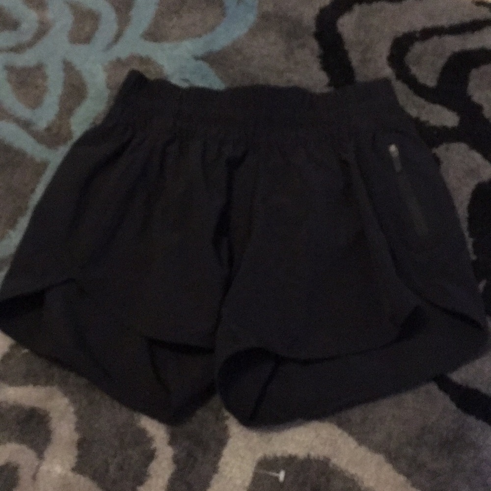 Lululemon tracker LR shorts
